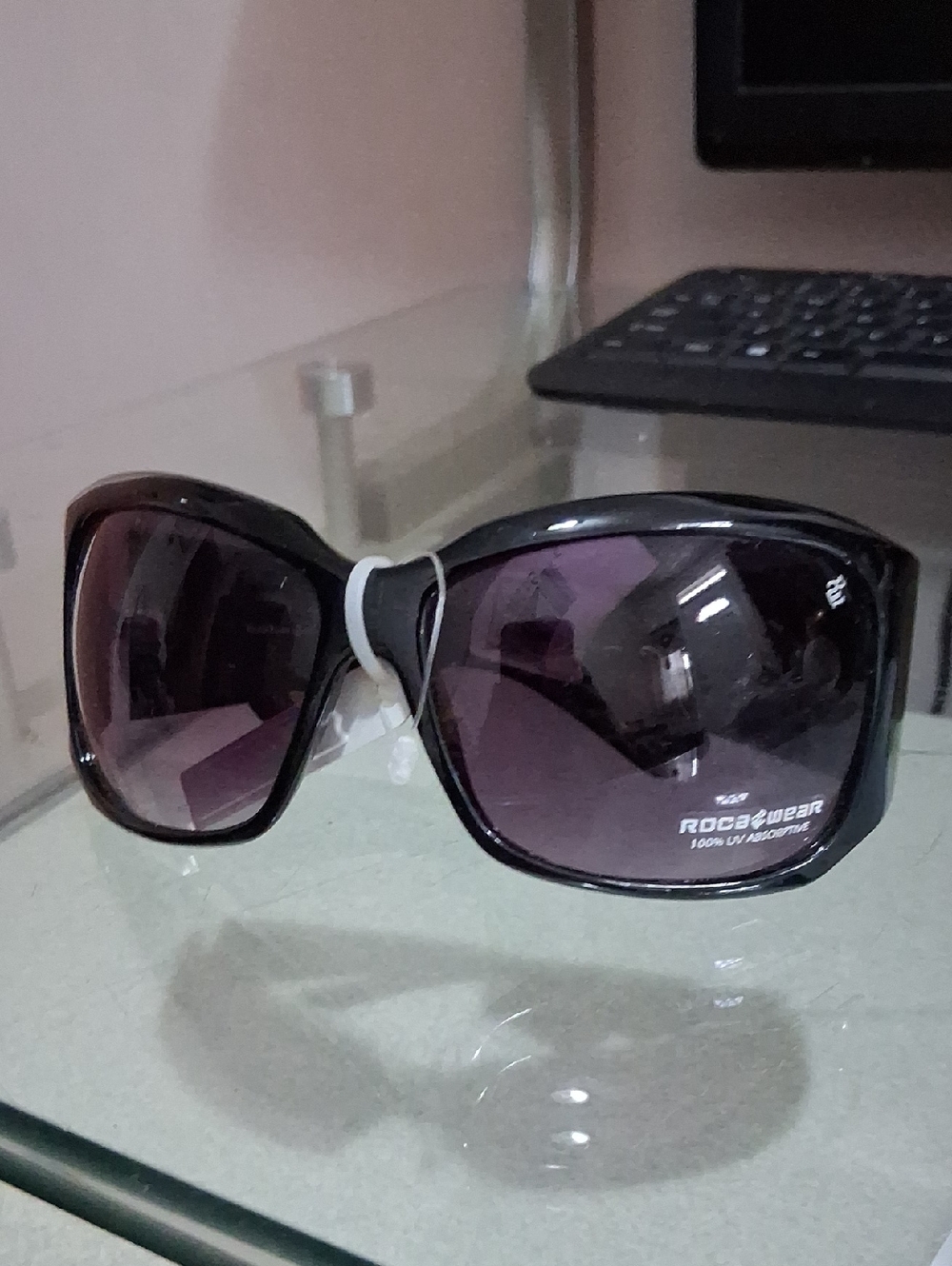 Sunglasses - Picture 5 of 6